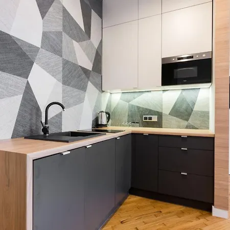 Luxury Nearto Main Square *