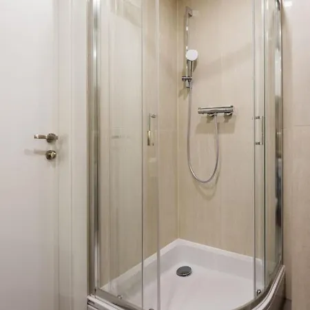 Luxury Nearto Main Square *