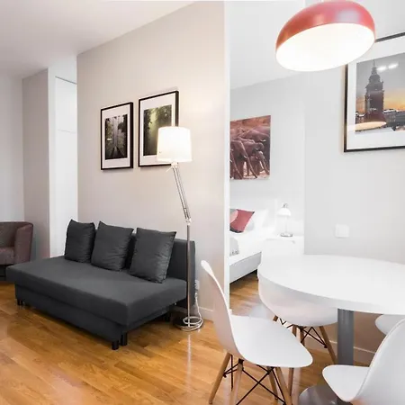 Luxury Nearto Main Square *