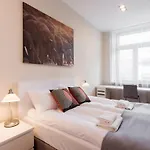 Luxury Nearto Main Square Апартаменты