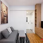 Luxury Nearto Main Square *